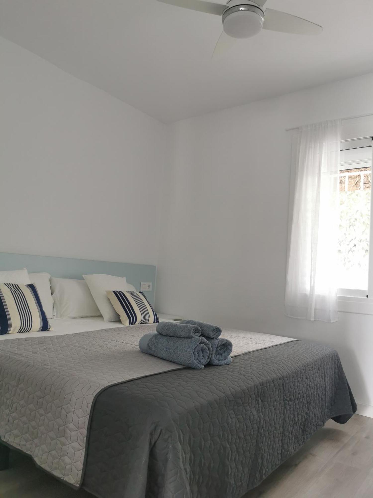 Apartamento Canyelles Playa Apartment Roses Bagian luar foto