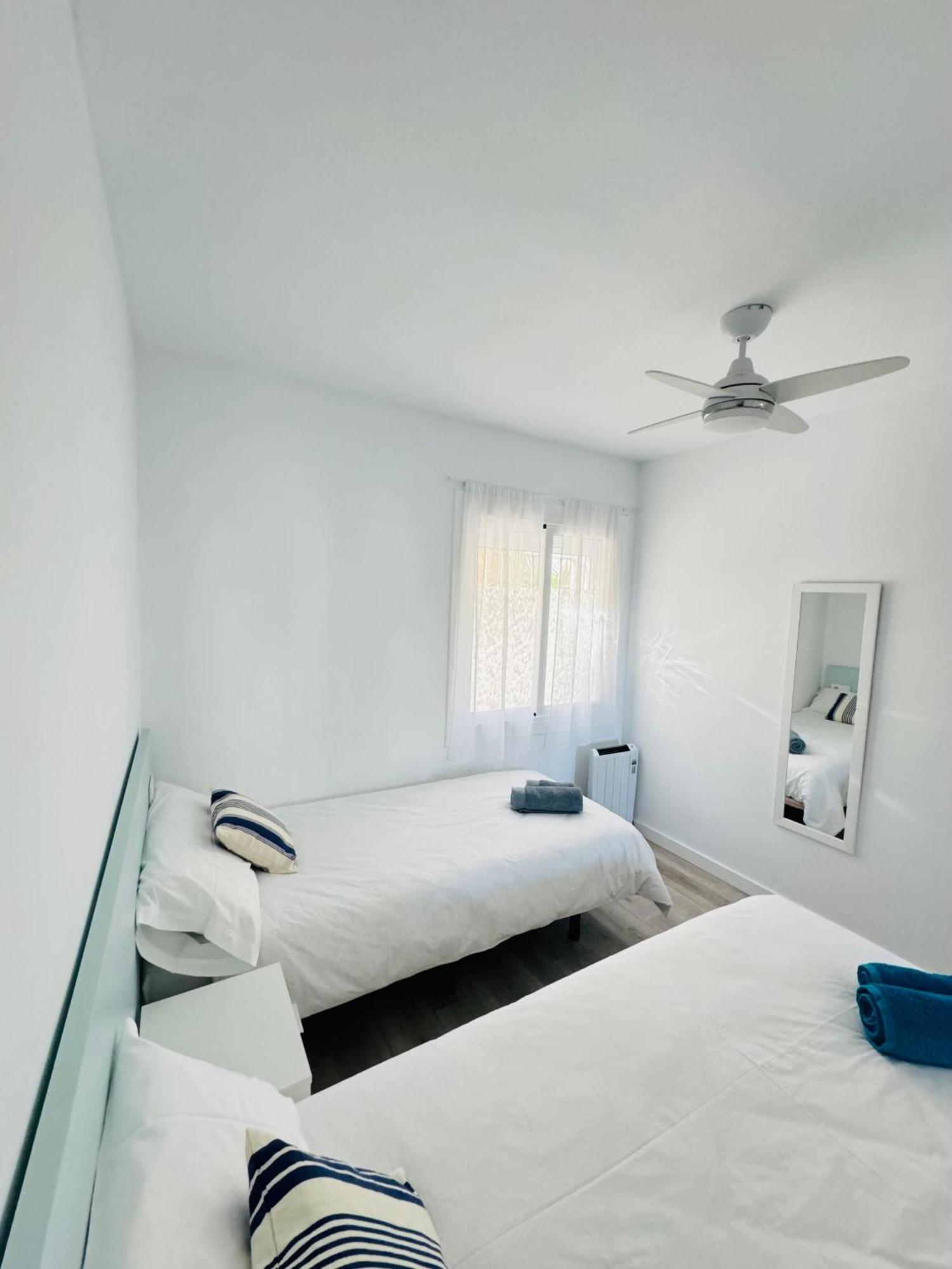 Apartamento Canyelles Playa Apartment Roses Bagian luar foto